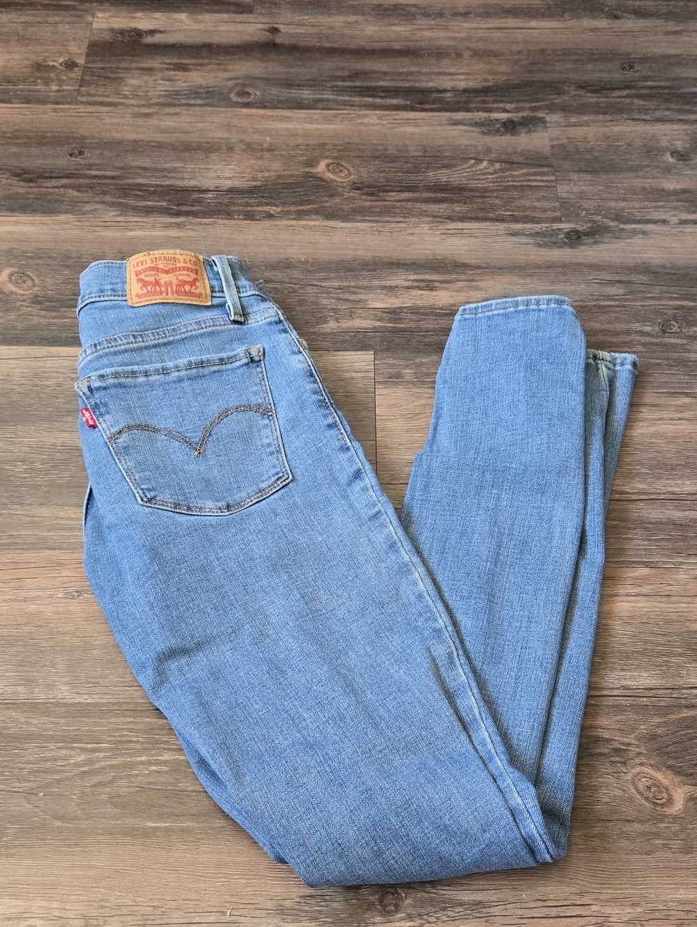 710 Levis Jeans